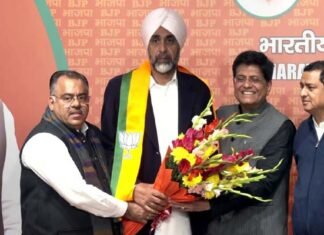 पंजाब में कांग्रेस को बड़ा झटका: पूर्व वित्त मंत्री और कांग्रेस के वरिष्ठ नेता ने दिया इस्तीफा, भाजपा में हुए शामिल Former Punjab Finance Minister and senior Congress leader Manpreet Badal resigns
