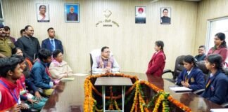 सीएम धामी ने ‘आत्मनिर्भर टिहरी की संकल्पना’ विषय पर स्कूली छात्र-छात्राओं एवं बाल विधायकों के साथ किया संवाद Aatmanirbhar Tehri ki sankalpana
