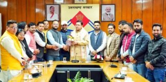 नकल विरोधी कानून पर भाजपा युवा मोर्चा के पदाधिकारियों ने मुख्यमंत्री धामी से मुलाकात कर जताया आभार BJP Yuva Morcha officials met CM Dhami