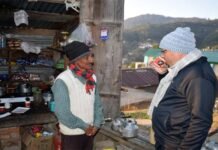 चंपावत में मॉर्निंग वॉक पर निकले सीएम धामी दुकान पर चाय की चुस्की लेते नजर आये, लोगों से मिलकर विकास कार्यों का फीडबैक भी लिया