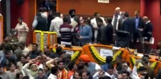 तीसरी बार भी दिल्ली मेयर के चुनाव नहीं हो सके, भाजपा-आप के पार्षदों ने फिर किया हंगामा, दोनों पार्टियों ने लगाए एक दूसरे पर आरोप, कार्यवाही स्थगित Delhi-Mayor-election