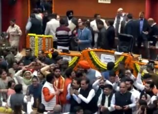 तीसरी बार भी दिल्ली मेयर के चुनाव नहीं हो सके, भाजपा-आप के पार्षदों ने फिर किया हंगामा, दोनों पार्टियों ने लगाए एक दूसरे पर आरोप, कार्यवाही स्थगित Delhi-Mayor-election