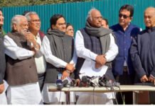 संसद में हंगामा : विपक्षी पार्टियों ने गौतम अडानी को लेकर केंद्र सरकार को घेरा, खड़गे ने कहा- हिंडनबर्ग की रिपोर्ट पर जेपीसी गठित हो Gautam Adani