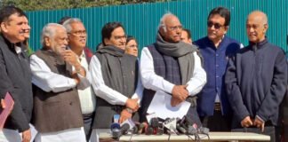 संसद में हंगामा : विपक्षी पार्टियों ने गौतम अडानी को लेकर केंद्र सरकार को घेरा, खड़गे ने कहा- हिंडनबर्ग की रिपोर्ट पर जेपीसी गठित हो Gautam Adani