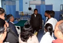 चम्पावत ज़िले के भ्रमण पर गए स्वास्थ्य सचिव डॉ. आर राजेश कुमार ने लिया स्वास्थ्य व्यवस्थाओं का जायजा Health Secretary Dr. R. Rajesh Kumar