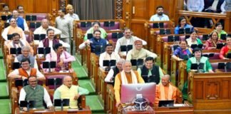 हर वर्ग को साधने की कोशिश : यूपी विधानसभा में आज पेश किया गया बजट, योगी सरकार ने किए ये बड़े वायदे, जानिए एक नजर UP-budget