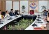 अधिकारी फाइलों पर आपत्तियां लगाने के स्थान पर अनौपचारिक तरीके से उनका त्वरित निराकरण करें : एसीएस राधा रतूड़ी