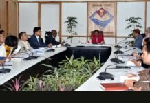 अधिकारी फाइलों पर आपत्तियां लगाने के स्थान पर अनौपचारिक तरीके से उनका त्वरित निराकरण करें : एसीएस राधा रतूड़ी