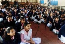 आत्मविश्वास और सही निर्णय क्षमता से लड़कियां कर सकती है एक सुरक्षित भविष्य का निर्माण