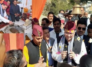 सीएम धामी ने चंपावत के सप्तेश्वर महादेव मंदिर पहुंचकर भगवान शिव के दर्शन किए, प्रदेश की खुशहाली के लिए की प्रार्थना