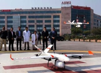 उत्तराखंड : ड्रोन ने 30 मिनट में AIIMS ऋषिकेश से टिहरी ज़िला अस्पताल पहुंचाई दवा, ऐसा करने वाला देश का पहला एम्स बना ऋषिकेश, स्वास्थ्य मंत्री ने शेयर किया वीडियो drone-delivered-medicine-from-aiims-rishikesh-to-tehri-garhwal-hospital