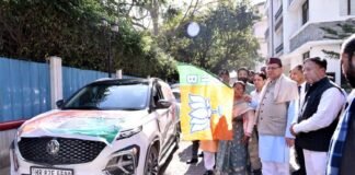 मुख्यमंत्री धामी ने जोशीमठ आपदा प्रभावितों के लिए दिल्ली स्थित उत्तराखंड सदन से राहत सामग्री को किया रवाना relief material for Joshimath disaster affected