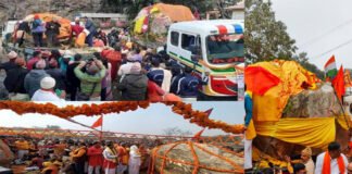 नेपाल से लाई गई 6 करोड़ साल पुरानी शिलाओं के अयोध्या पहुंचने पर हुआ पूजन, भगवान राम और सीता की बनेगी मूर्ति shaligram-shila-reached-ayodhya