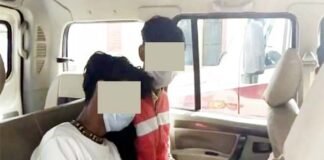 उत्तराखंड: सोशल मीडिया पर प्रेमजाल में फंसाकर नाबालिग लड़की को भगाने के इरादे से उसके घर पहुंचे यूपी के दो युवक, परिजनों ने कमरे में बंद कर किया पुलिस के हवाले two-accused-arrested-in-minor-girl-abducting-case-in-pauri