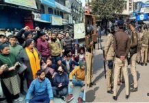 पुलिस लाठीचार्ज के विरोध में उत्तराखंड बंद आज, राजधानी देहरादून में बेरोजगार युवाओं का हल्ला बोल, मुख्यमंत्री की युवाओं से अपील बहकावे में न आवें uttarakhand-bandh