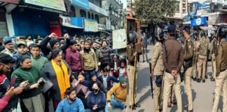 पुलिस लाठीचार्ज के विरोध में उत्तराखंड बंद आज, राजधानी देहरादून में बेरोजगार युवाओं का हल्ला बोल, मुख्यमंत्री की युवाओं से अपील बहकावे में न आवें uttarakhand-bandh
