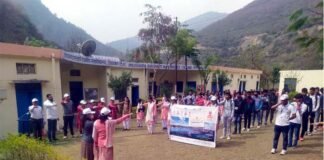 देवप्रयाग महाविद्यालय के छात्र-छात्राओं द्वारा स्वच्छता पखवाड़ा कार्यक्रम के तहत चलाया गया स्वच्छता अभियान Cleanliness drive by the students of Devprayag College