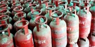 रसोई गैस फिर हुई महंगी : घरेलू एलपीजी और कमर्शियल सिलेंडरों के दामों में की गई बढ़ोतरी, नई कीमतें आज से लागू, जानिये अब कितने का हुआ सिलेंडर? LPG again became expensive