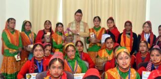 बालपर्व के रुप में संस्थागत तौर पर मनाया जायेगा फूलदेई, सीएम धामी ने भराड़ीसैंण में बच्चों संग मनाया लोकपर्व फूलदेई Phooldei will be celebrated as Balparv