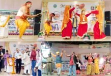 उत्तराखंड के लोकप्रिय पर्व ‘फूलदेई’ के आगमन पर डोटलगांव सेवा समिति द्वारा दिल्ली के बाल भवन में भव्य सांस्कृतिक कार्यक्रम