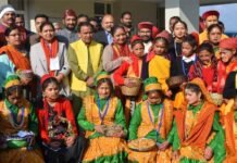 उत्तराखंड के लोकपर्व फूलदेई पर भराड़ीसैंण स्थित विधान सभा भवन में जीवंत हुई लोक संस्कृति, बच्चों ने पारम्परिक मांगल गीतों के साथ बरसाये रंग-बिरंगे प्राकृतिक पुष्प