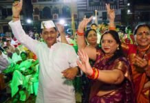 वासुकी फाउंडेशन के होली मिलन कार्यक्रम में रही वान्या तरु के होली गीतों की धूम