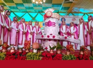 श्रीनगर गढ़वाल : शिव समर्पण समारोह में 15 बहनों ने भगवान शिव से शादी कर अपनाया ब्रह्मचर्य, परिजनों ने नम आखों से अपनी बेटियों को दी विदाई 15 sisters adopted celibacy