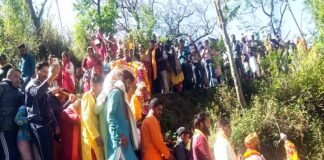 Chardham Yatra 2023: उखीमठ से केदारनाथ धाम के लिए रवाना हुई बाबा केदार की डोली Baba Kedar doli Ukhimath to Kedarnath Dham