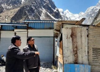चारधाम यात्रा: स्वास्थ्य सचिव ने बद्रीनाथ तक जाकर स्वास्थ्य सेवाओं का किया निरीक्षण Chardham Yatra, health secretary inspected health services till Badrinath