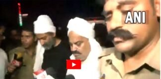 वीडियो में देखें वह पल जब मीडिया से बातचीत के दौरान गैंगस्टर अतीक अहमद और उसके भाई अशरफ अहमद की गोली मारकर हत्या कर दी गई। gangster Atiq Ahmed and his brother Ashraf Ahmed murder