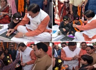 उत्तराखंड: प्रदेशभर के स्कूलों में मनाया जा रहा ‘प्रवेशोत्सव’, सीएम धामी ने 21 हजार शिक्षकों को दी टैबलेट की सौगात Praveshotsav in schools of Uttarakhand