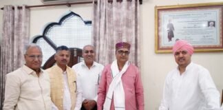 आरएसएस के वरिष्ठ पदाधिकारियों ने श्री दरबार साहिब में टेका मत्था, श्रीमहंत देवेन्द्र दास जी महाराज से लिया आशीर्वाद Senior RSS functionaries at Sri Darbar Sahib