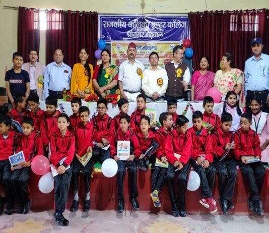 खिर्सू ब्लॉक के जीजीआईसी श्रीनगर एवं जीआईसी नवाखाल सहित सभी विद्यालयों में धूमधाम से मनाया गया प्रवेशोत्सव
