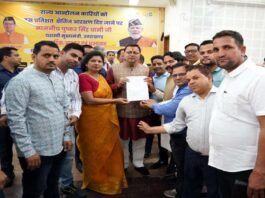 पुरानी पेंशन बहाली को लेकर मुख्यमंत्री धामी से मिले मोर्चा के पदाधिकारी