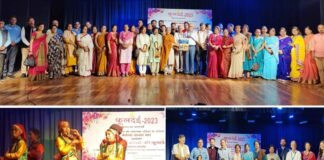 दस हजार बच्चों की सांस्कृतिक प्रस्तुति के साथ फूलदेई पर्व का समापन, कोना कक्षा का कार्यक्रम के सदस्य स्कूलों को किताबे की गयी भेंट phool-deyi-in-garhwal
