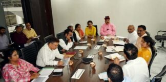 उत्तराखंड: 15वें वित्त आयोग का पैसा खर्च ना होने पर महाराज ने लगाई अधिकारियों की क्लास, रेड जोन वालों को दी चेतावनी