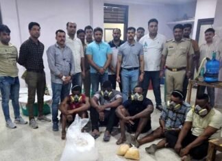 ग्रेटर नोएडा में पकड़ी गई एक और ड्रग्स फैक्ट्री, दो नाइजीरियाई गिरफ्तार, 200 करोड़ की ड्रग्स बरामद 200 crore drugs recovered in Greater Noida