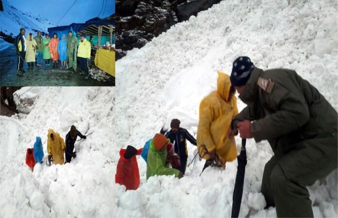 4 people trapped in glacier in Kedarnath valley