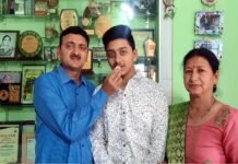 केंद्रीय विद्यालय श्रीनगर के छात्र अभिषेक पाण्डेय ने सीबीएसई की 12वीं बोर्ड परीक्षा में किया शहर टॉप