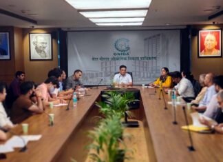 सोसाइटी में बने अवैध कियोस्क को शीघ्र हटाए बिल्डर, ग्रेनो प्राधिकरण के ओएसडी ने बिल्डर को दिए निर्देश Builder should remove the illegal kiosk