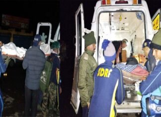 रुद्रप्रयाग : तुंगनाथ के ऊपर चंद्रशिला में 2 युवकों पर गिरी आकाशीय बिजली, SDRF ने किया रेस्क्यू Lightning fell on youths in Chandrashila above Tungnath