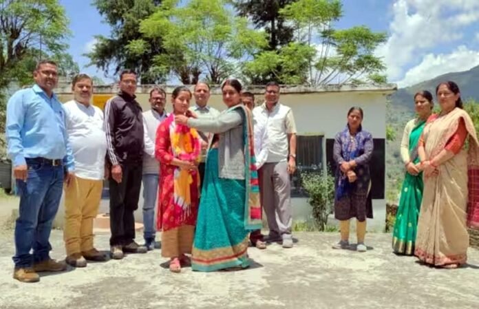 anchal-uttarakhand-topper Aanchal secured 24th rank in Uttarakhand in class 12th board exam