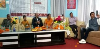 वरिष्ट साहित्यकार बिहारी लाल दनोशी के 80वें जन्मदिन पर पौड़ी में एकत्रित हुए शिक्षा, साहित्य, समाजसेवा एवं पत्रकारिता से जुड़े लोग bihari lal danosi