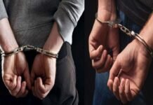 उत्तराखंड: यहाँ सीएमओ कार्यालय में विजिलेंस का छापा, 16 हजार की रिश्वत लेते हुए स्वास्थ्य विभाग के अधिकारी व कर्मचारी गिरफ्तार employees arrested for taking bribe