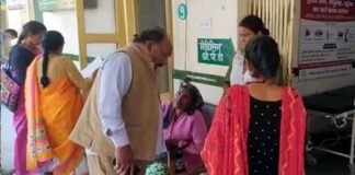 बकरे का मीट खाने से 16 लोग बीमार, जिला अस्पताल पौड़ी में चल रहा है इलाज 16 people ill after eating goat meat