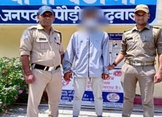 पौड़ी गढ़वाल : नाबालिग छात्रा से दुष्कर्म के आरोपी को पुलिस ने श्रीनगर से किया गिरफ्तार Arrest accused of raping a minor girl