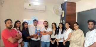 विदेश जाकर पढ़ाई करने को लेकर तमाम सवालों के जवाब ‘एक्सप्लोरिंग स्टडी अब्रॉड अपॉर्च्युनिटीज़ आफ्टर 12th’ किताब में Exploring Study Abroad Opportunities after 12th