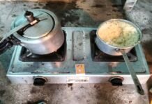 पौड़ी के इस गांव में चोरों ने एक ही रात में तीन बंद घरों के ताले तोड़े, वहीँ दाल भात बनाया, खाया और सामान लेकर चल दिये Unknown thieves broke the locks of three closed houses in Sural village