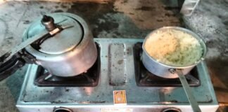 पौड़ी के इस गांव में चोरों ने एक ही रात में तीन बंद घरों के ताले तोड़े, वहीँ दाल भात बनाया, खाया और सामान लेकर चल दिये Unknown thieves broke the locks of three closed houses in Sural village