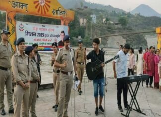 “नशा मुक्त भारत पखवाड़ा अभियान” के तहत पौड़ी पुलिस द्वारा नदी घाटों पर आमजन मानस को किया जा रहा जागरुक drug free India fortnight